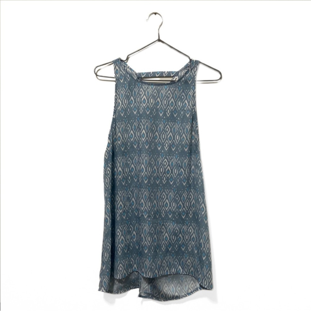 Cupcakes and Cashmere Blue/White Cross-Back Miah Sleeveless Tank Top Size Small